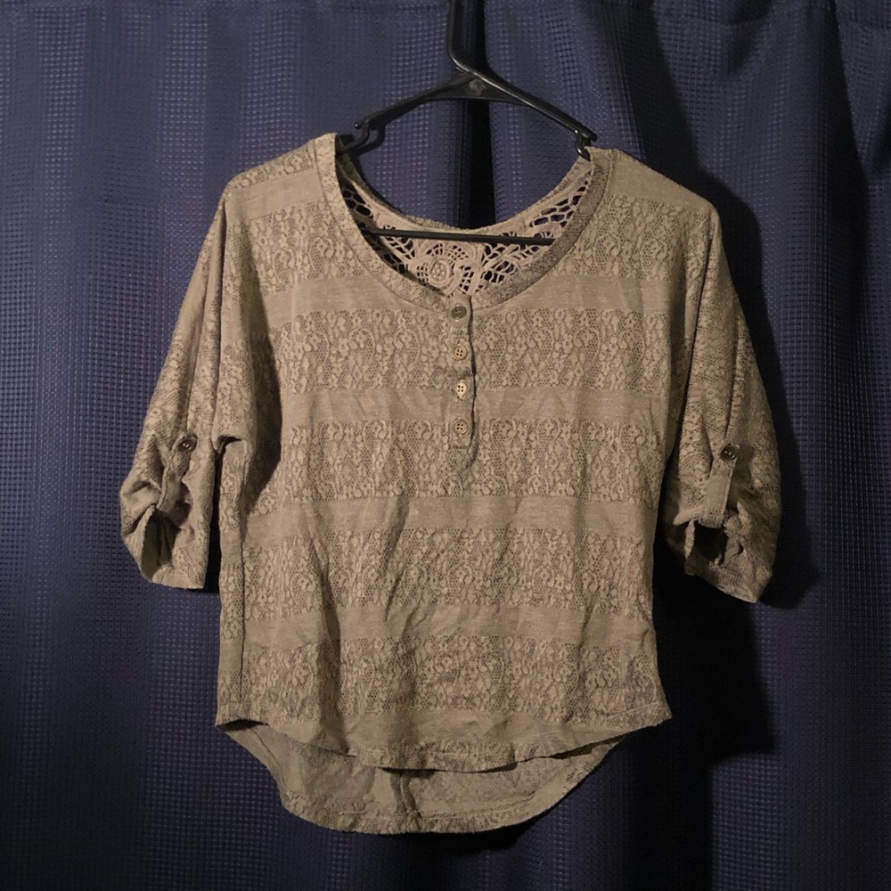 1/2 sleeve green shirt